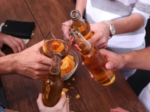 Uống bao nhiêu bia rượu có nguy cơ mắc ung thư?