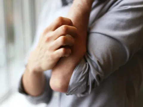Gan quá tải độc tố, 7 dấu hiệu cảnh báo bạn cần biết