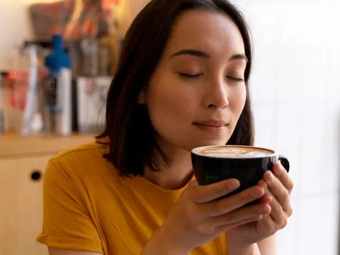 Người axit uric cao có uống được trà xanh, cà phê không?