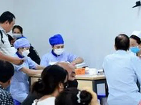 Bệnh nhân tìm kiếm về nivolumab 'điều trị 15 loại ung thư', bác sĩ khuyến cáo gì?