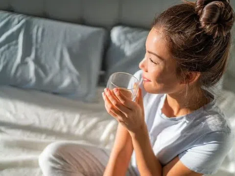 Thói quen buổi sáng 'đầu độc' gan không kém bia rượu