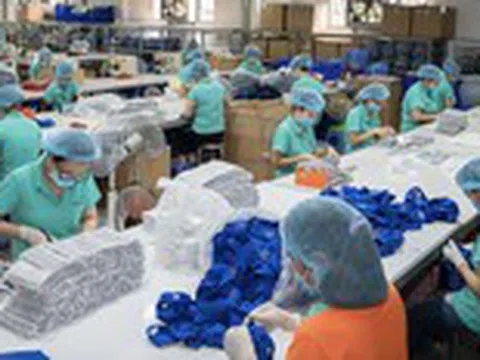 Khẩu trang đắt hàng chợ mạng sau cảnh báo của cơ quan chức năng về COVID-19
