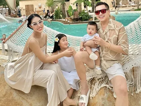 Phong cách đồng điệu của Quang Minh và bạn gái