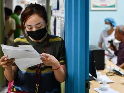 Covid-19 đã 'giống cúm mùa', có cần đếm ca bệnh, ổ dịch?