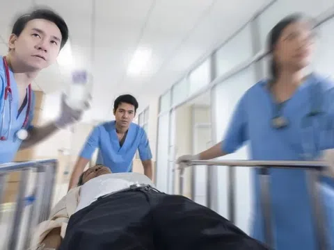 Một người Nga đột quỵ nặng được bác sĩ Việt Nam điều trị thành công