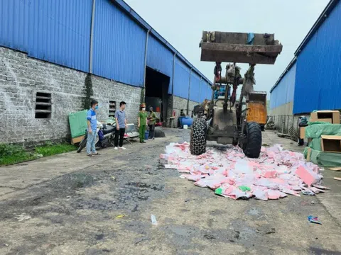 Chất có trong gần 2.000 gấu Baby Three vừa tiêu hủy có thể gây ung thư