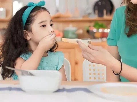 Làm gì khi trẻ biếng ăn?