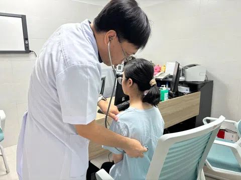 Cứu bệnh nhân vỡ khí quản gốc 2 bên, ca cực hiếm trong y văn thế giới