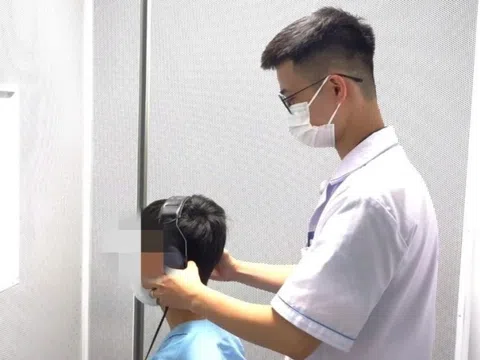 Một thói quen khi tắm khiến người đàn ông suýt điếc vĩnh viễn