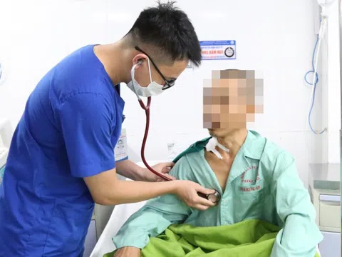 Chủ quan sau cú ngã xe đạp, người đàn ông bị tụ máu não suýt tử vong