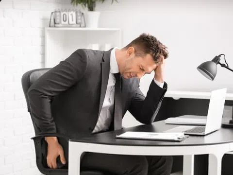 Bệnh khó nói của dân văn phòng đang trẻ hóa nhanh chóng