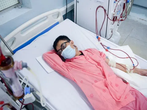Những người trẻ 'trói' cuộc đời với máy lọc máu