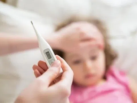 Trẻ em sốt do mắc bệnh gì?