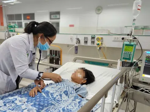Bé trai 9 tuổi dập phổi trong vụ tai nạn cao tốc Vĩnh Hảo