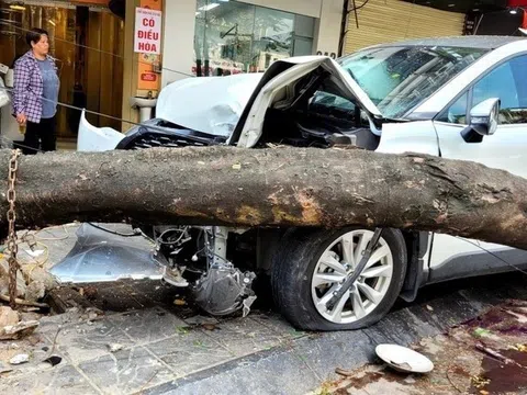 Nữ tài xế ô tô tông loạt xe máy ở Hà Nội: Một nạn nhân tử vong