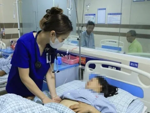 Hỗ trợ chữa cháy, 2 người phụ nữ hít phải khí độc