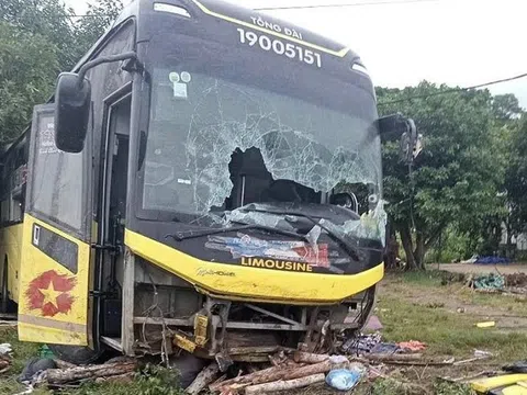 Vụ lật xe khách ở Hà Tĩnh: Thêm 1 nạn nhân tử vong