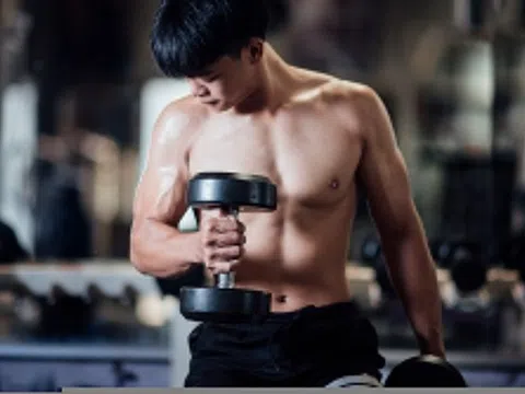 Chàng trai 22 tuổi hủy hoại thận vì 'biến hình' thần tốc