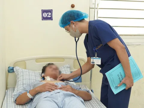 Người đàn ông bất ngờ nguy kịch sau khi bị kiến cắn