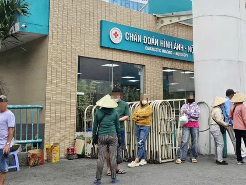 ‘Cò’ bệnh viện lại nóng ở TP.HCM