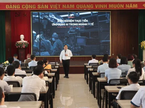 Buổi giảng cuối cùng, ông Hoàng Nam Tiến phải dừng lại vì mệt