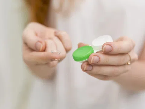 Một thói khi đi ngủ có thể làm hại mắt