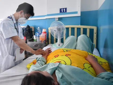 Chỉ sau 4 ngày sốt, chàng trai 28 tuổi không qua khỏi
