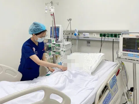 Từ vết thương nhỏ khi bẻ cành cây, một người phải thở máy