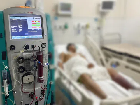 Đi làm chân trần khiến người đàn ông rơi vào bạo bệnh