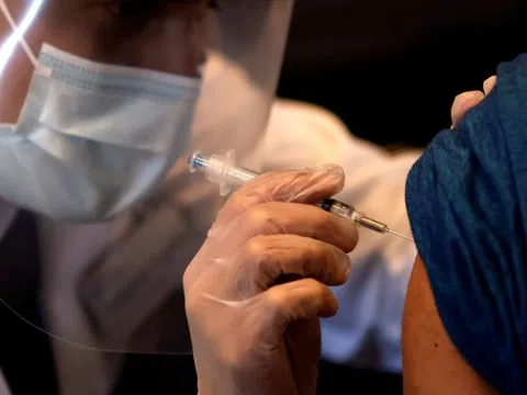 Chính quyền Trump đặt nghi vấn vaccine Covid-19 gây ra tử vong ở trẻ