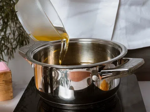 Sai lầm khi loại bỏ mỡ lợn khỏi bữa ăn hàng ngày