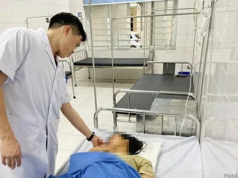 Đi trong mưa bão, 1 người nhập viện cấp cứu vì chấn thương sọ não