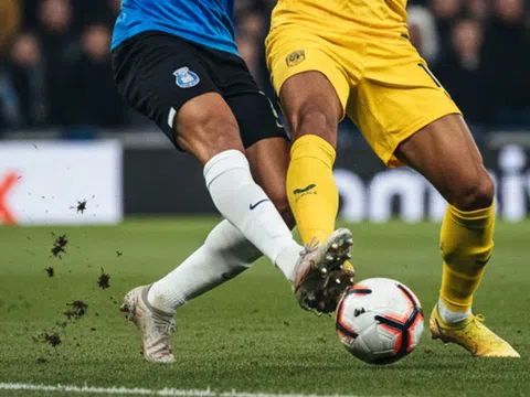 Chàng trai 29 tuổi chấn thương tinh hoàn nặng do đá bóng