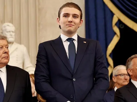 Bí mật giúp Barron Trump cao hơn 2 m ở tuổi 19