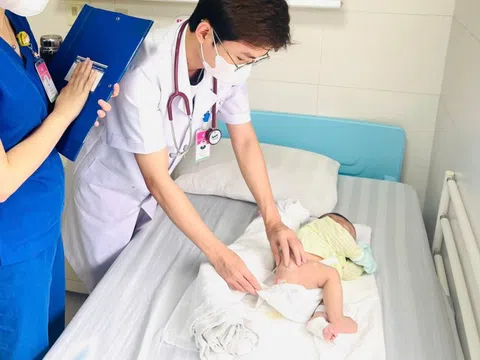 Bé gái Phú Thọ bị bệnh hiếm, 4.000 trẻ chào đời có 1 bé mắc