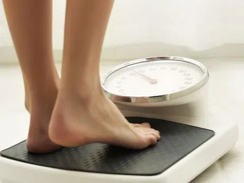 Bị chê thân hình không cân đối, thiếu nữ giảm cân đến nhập viện tâm thần