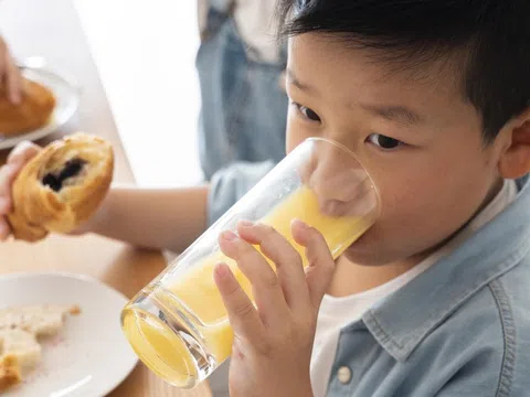 Thói quen ăn uống sai khiến trẻ dễ mắc bệnh sớm