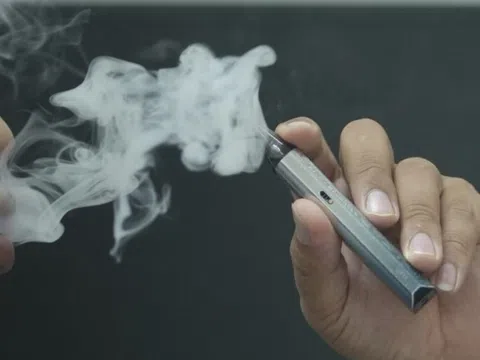 Hút thuốc lá điện tử chứa ma túy, thiếu niên 15 tuổi tổn thương não