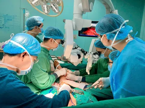 Ca mổ hiếm có tại Bệnh viện Bệnh Nhiệt đới Trung ương