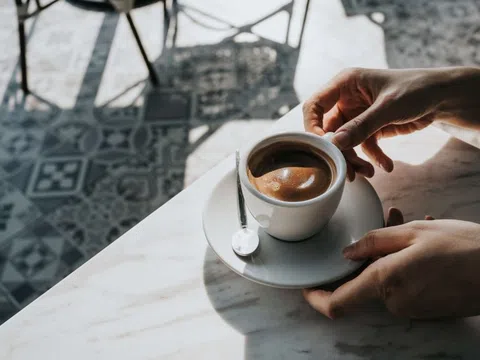 Nhóm người cần thận trọng khi uống cà phê