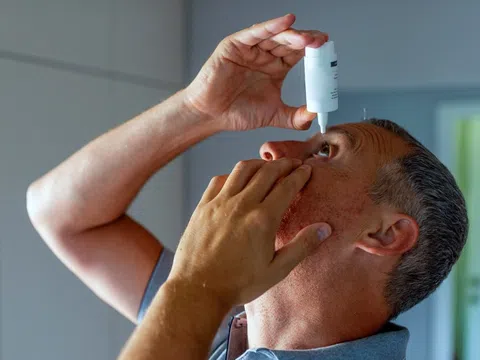 Tự chữa đau mắt, người đàn ông trả giá nặng nề