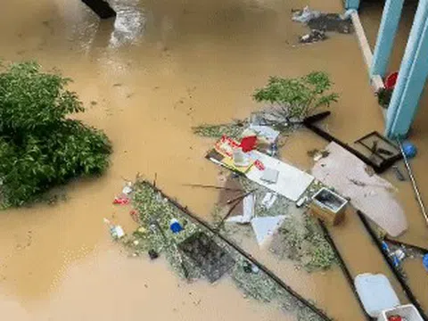 Cảnh tượng ngập chưa từng thấy ở bệnh viện Đà Nẵng