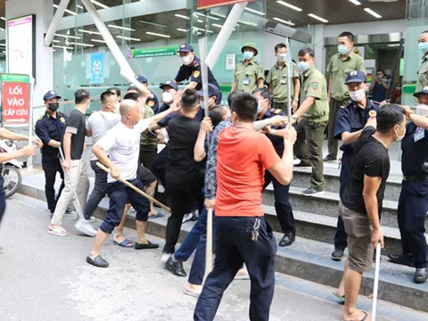 Y bác sĩ liên tục bị hành hung, làm sao bệnh viện là nơi an toàn?