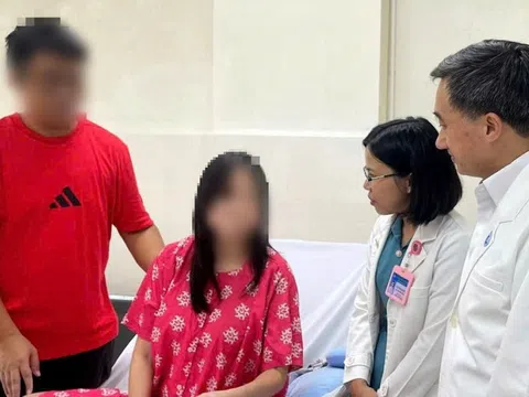 Sau thông tim bào thai tại Việt Nam, em bé Singapore đã chào đời khỏe mạnh