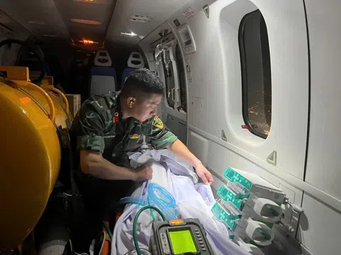 Bác sĩ TP.HCM thực hiện ca mổ chưa từng có ở đảo Trường Sa