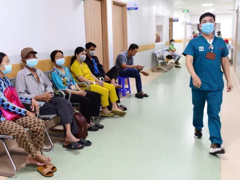 Người dân TP.HCM trên 65 tuổi nhận thẻ bảo hiểm y tế ‘miễn phí’ ở đâu?