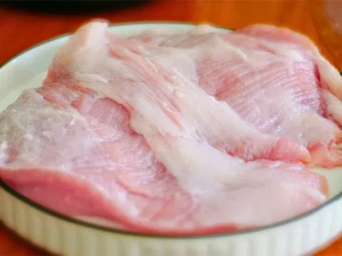 Thịt lợn nọng ngon nhưng ai không nên ăn?