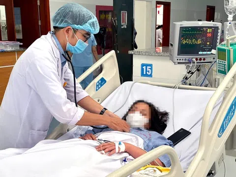 Cứu sống cô gái mắc sốt xuất huyết nguy kịch, tái sốc 3 lần trong chưa đầy 24 tiếng