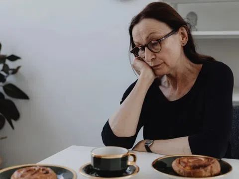 Ăn cơm một mình ảnh hưởng đến chất lượng sống, sức khỏe, dinh dưỡng?