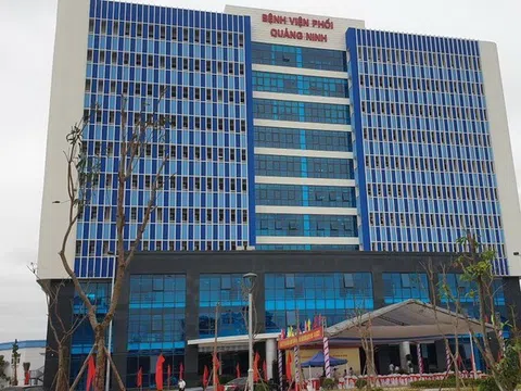 Trưởng khoa bán thuốc không có trong danh mục cho bệnh nhân tại Bệnh viện Phổi Quảng Ninh